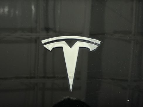 Used 2024 Tesla Model Y Long Range AWD/4WD image 12