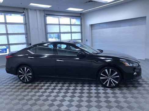 Used 2019 Nissan Altima 2.5 Platinum image 35