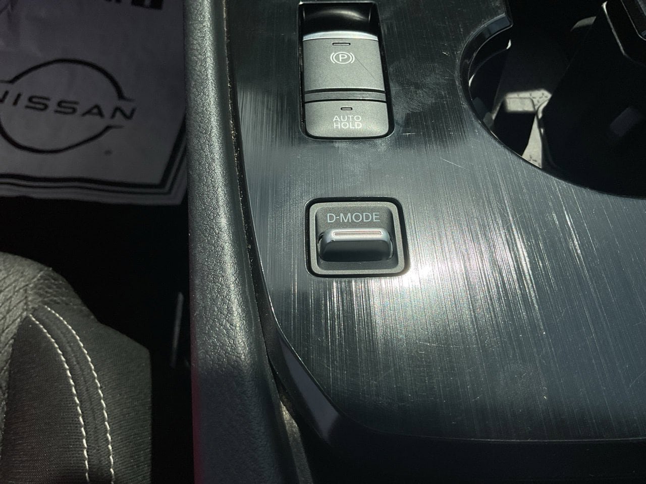 Used 2025 Nissan Rogue SV FWD image 23