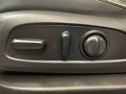 Used 2019 GMC Terrain Denali w/ LPO, 'HIT The Road' Package FWD image 5