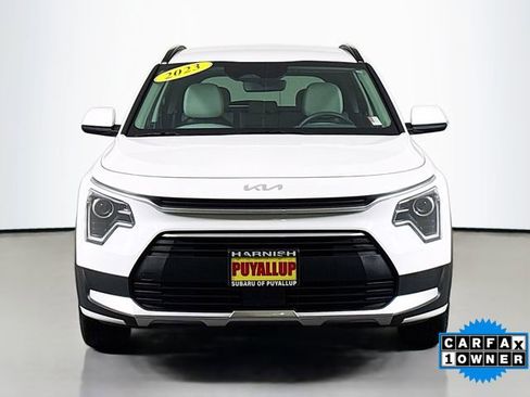 Used 2023 Kia Niro EX image 2