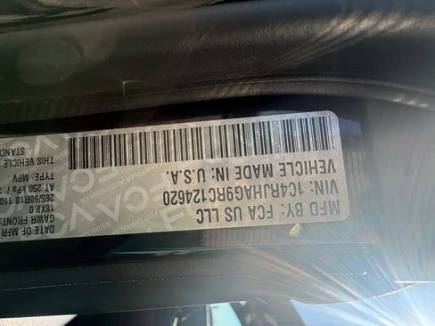 Used 2024 Jeep Grand Cherokee Altitude AWD/4WD image 47