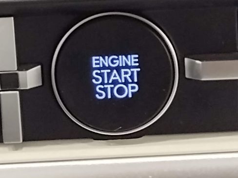 Used 2025 Hyundai Santa Fe SE image 34