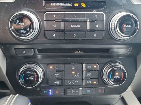 Used 2015 Ford F150 Lariat image 19