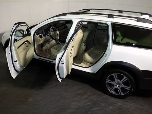 Used 2015 Volvo XC70 T6 w/ Proximity Package image 5