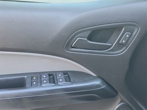Used 2019 Chevrolet Colorado W/T image 13