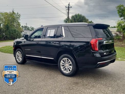 Certified 2023 GMC Yukon SLT w/ SLT Luxury Package AWD/4WD image 3