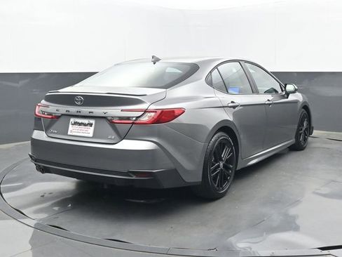 Used 2025 Toyota Camry SE w/ Multimedia Upgrade Package image 20