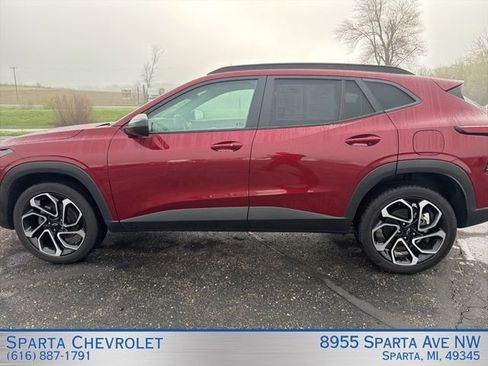 Used 2024 Chevrolet Trax RS FWD image 6