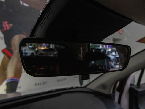 Used 2025 Kia Sportage LX image 12