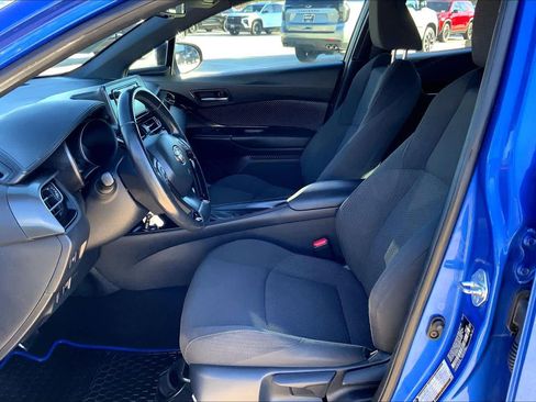 Used 2018 Toyota C-HR XLE image 7