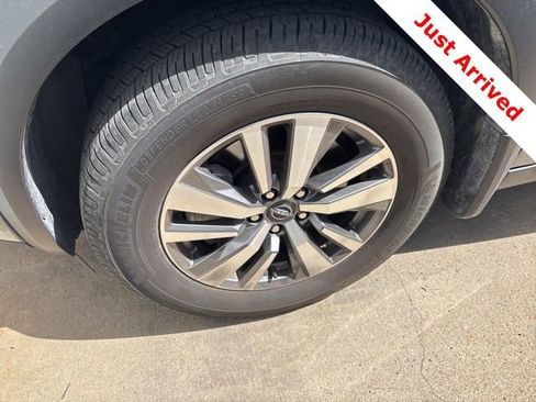 Used 2023 Nissan Pathfinder SL w/ Black Appearance Package image 12