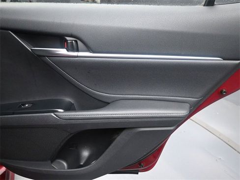 Used 2018 Toyota Camry XSE image 25