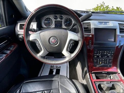 Used 2013 Cadillac Escalade EXT Premium image 5