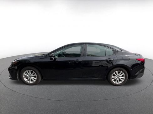 Used 2025 Toyota Camry LE FWD image 9