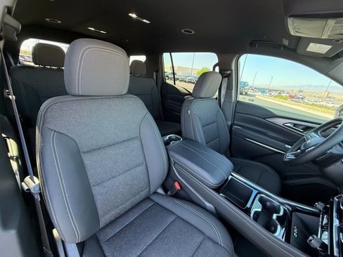 New 2026 Chevrolet Traverse LT image 15