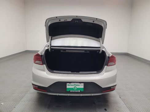 Used 2019 Hyundai Elantra SE image 29