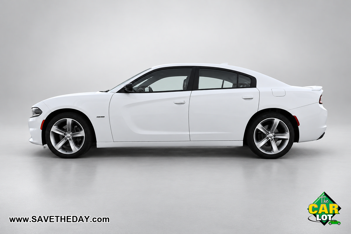 Used 2018 Dodge Charger R/T w/ Plus Group RWD image 5