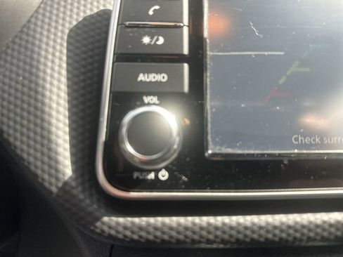 Used 2024 Nissan Kicks S image 14