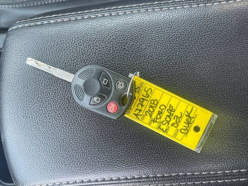 Used 2018 Ford Escape SEL AWD/4WD image 34