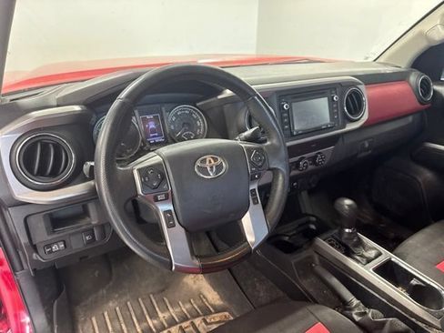 Used 2019 Toyota Tacoma SR5 RWD image 13