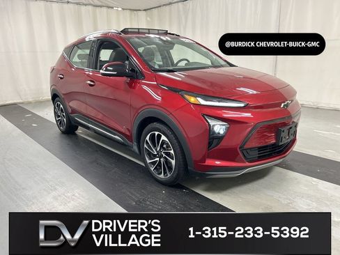 Certified 2023 Chevrolet Bolt EUV Premier w/ Sun & Sound Package FWD image 1