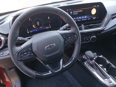 Used 2026 Chevrolet Trax RS w/ Sunroof Package FWD image 23