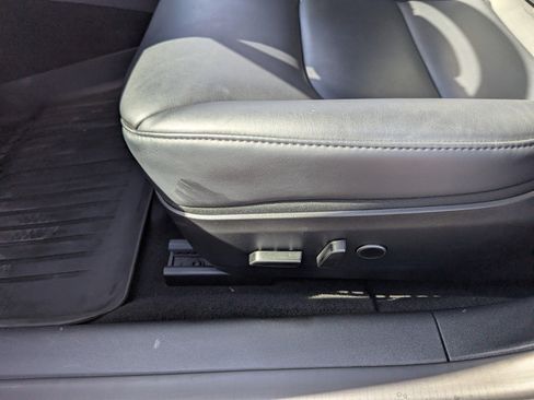 Used 2023 Tesla Model 3 Standard Range image 10