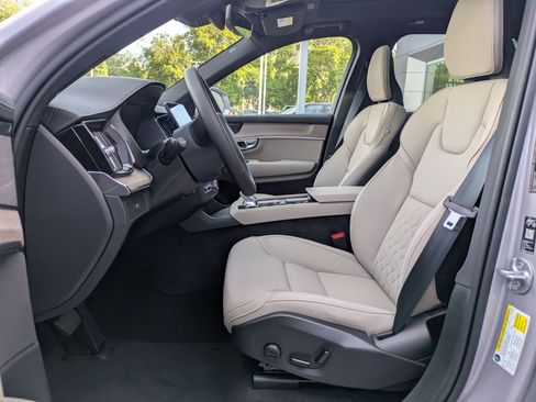 New 2026 Volvo XC90 B6 Plus w/ Protection Package Premier image 14