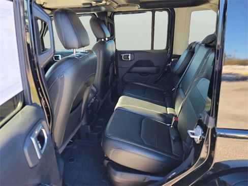 Used 2022 Jeep Wrangler Unlimited Sahara image 10