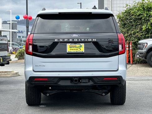 New 2026 Ford Expedition Active image 5