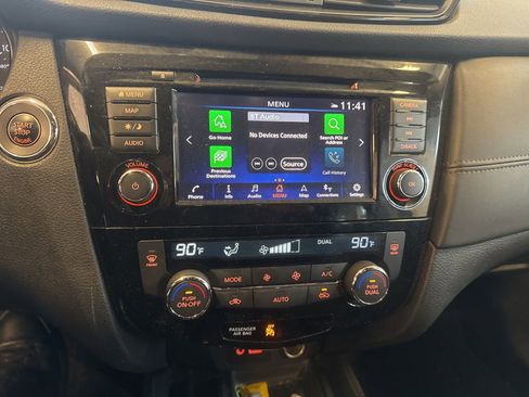 Used 2020 Nissan Rogue SL w/ Premium Package image 12