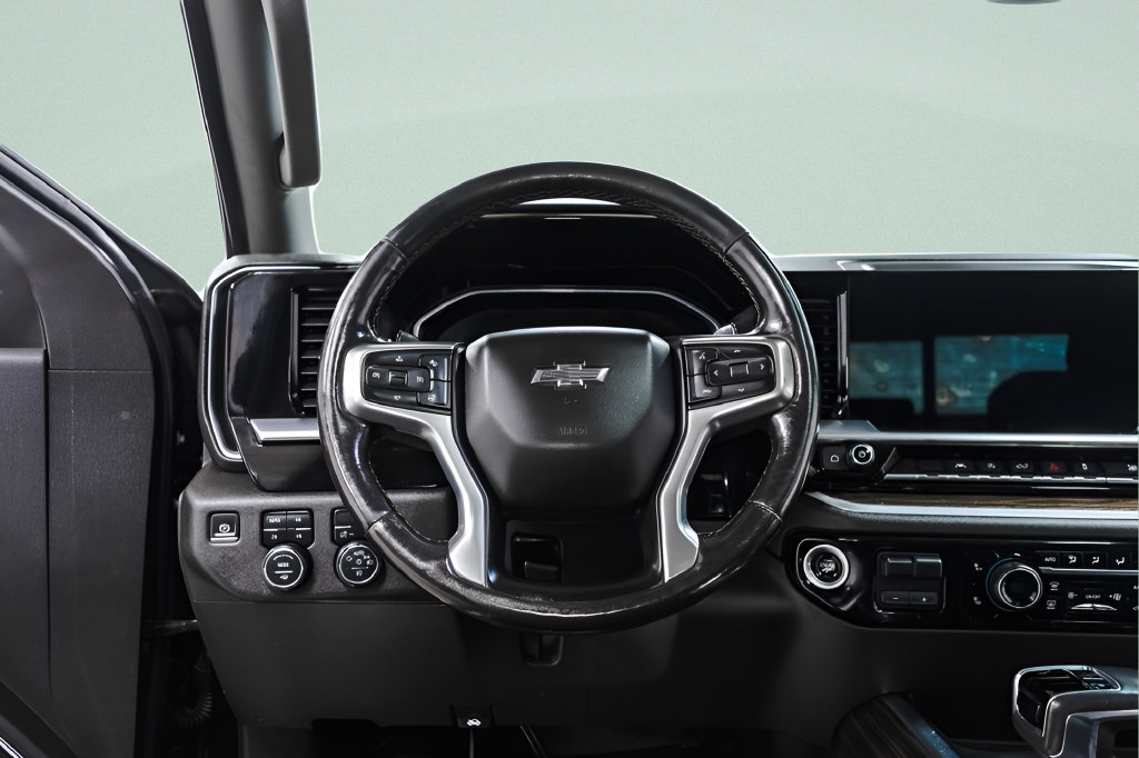 Used 2022 Chevrolet Silverado 1500 RST w/ Rally Edition AWD/4WD image 9