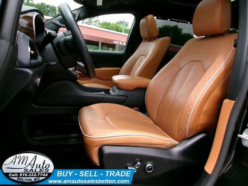 Used 2021 Chrysler Pacifica Pinnacle AWD/4WD image 16