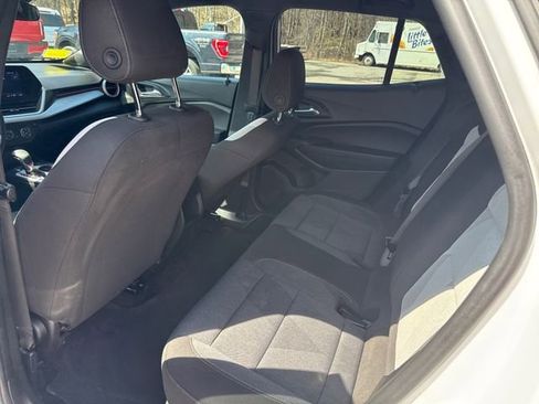 Used 2024 Chevrolet Trax RS FWD image 10