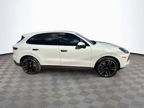 Used 2022 Porsche Cayenne image 5