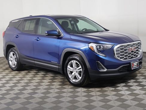 Used 2020 GMC Terrain SLE image 2