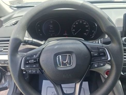 Used 2018 Honda Accord EX image 14