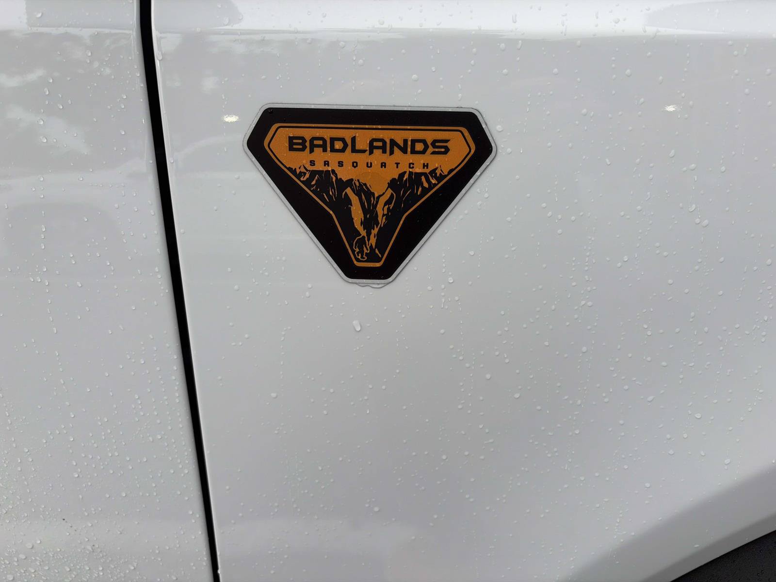 Used 2023 Ford Bronco Badlands w/ Sasquatch Package AWD/4WD image 3