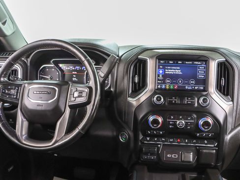 Used 2022 GMC Sierra 2500 Denali w/ Denali Ultimate Package AWD/4WD image 18