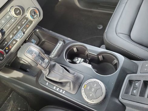 New 2025 Ford Bronco Outer Banks image 19