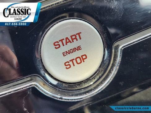 Used 2018 Jaguar XE R-Sport image 21