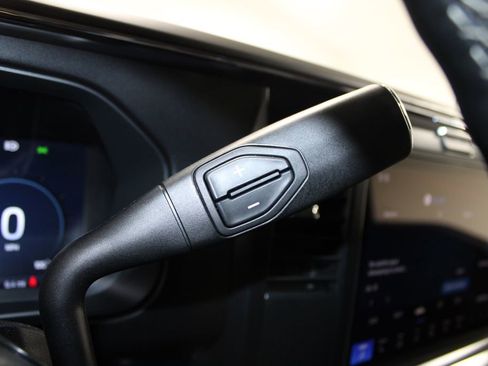 New 2026 Ford F250 Lariat w/ Black Appearance Package image 39