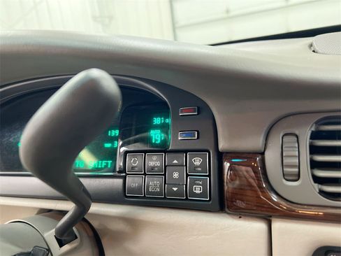 Used 1999 Cadillac De Ville D'Elegance image 15