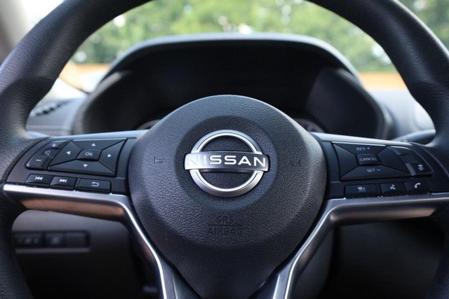 Certified 2025 Nissan Sentra SV FWD image 8