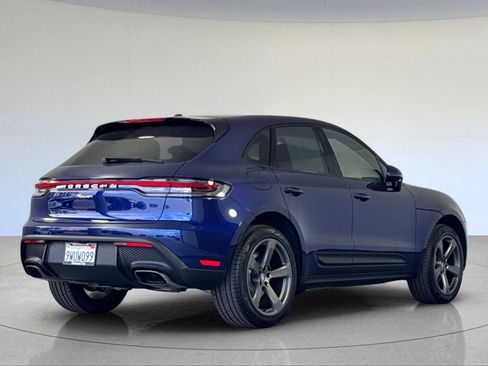 Certified 2026 Porsche Macan AWD/4WD image 8