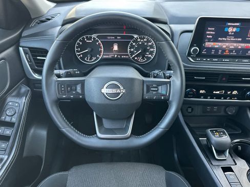 Certified 2025 Nissan Rogue SV image 14