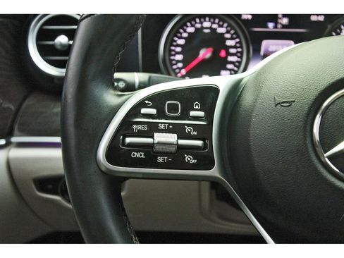 Used 2019 Mercedes-Benz E 300 image 18