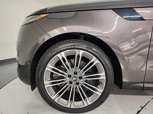 Used 2024 Land Rover Range Rover Sport SE AWD/4WD image 11