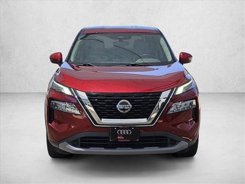 Used 2021 Nissan Rogue SV FWD image 2